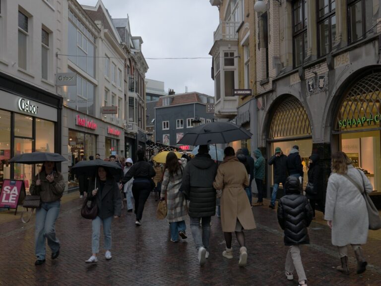 Dienstenplein met de Brandweer — open-dag in Schiedam